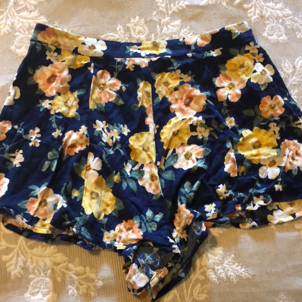 Short Woven Floral Shorts